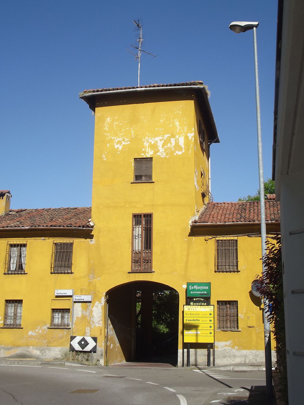Cascina Guzzina - By GABRIELECONTARINO (own work) - via Wikimedia Commons