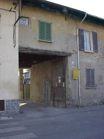 Cascina Moia - By Comune di Brugherio - Ufficio Urbanistica - via Wikimedia Commons