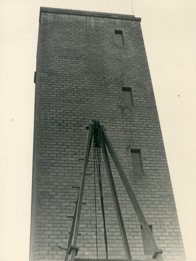 La torre dell'acquedotto - dall'archivio foto della Biblioteca Civica